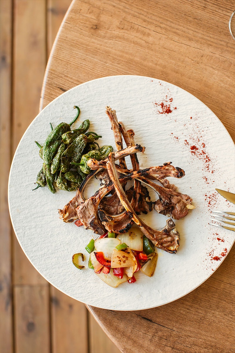 ohana-santa-eulalia-restaurant-ribs