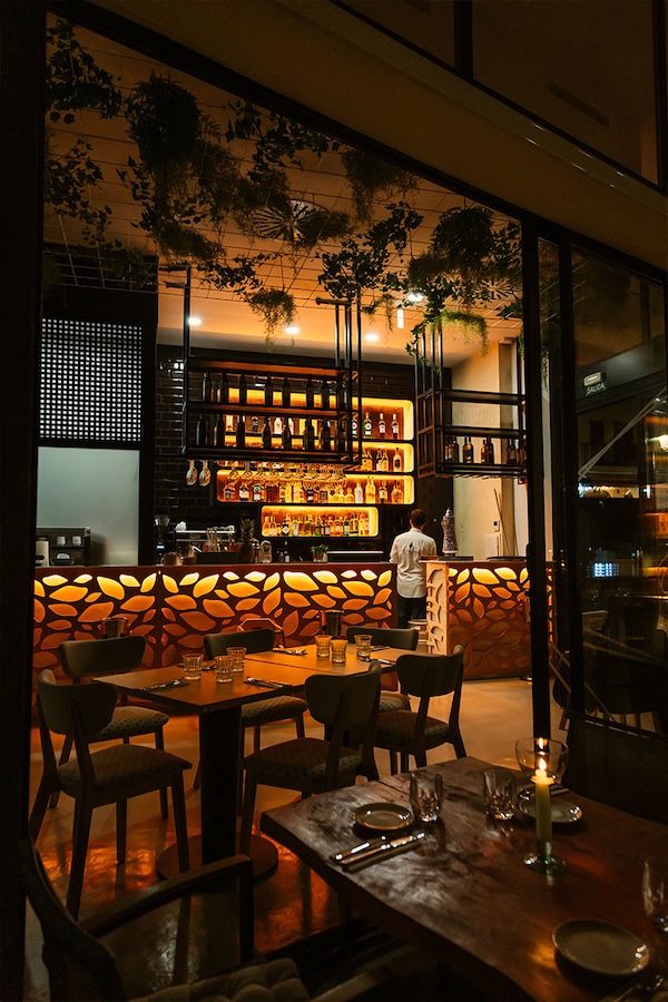 ohana-santa-eulalia-restaurant-space